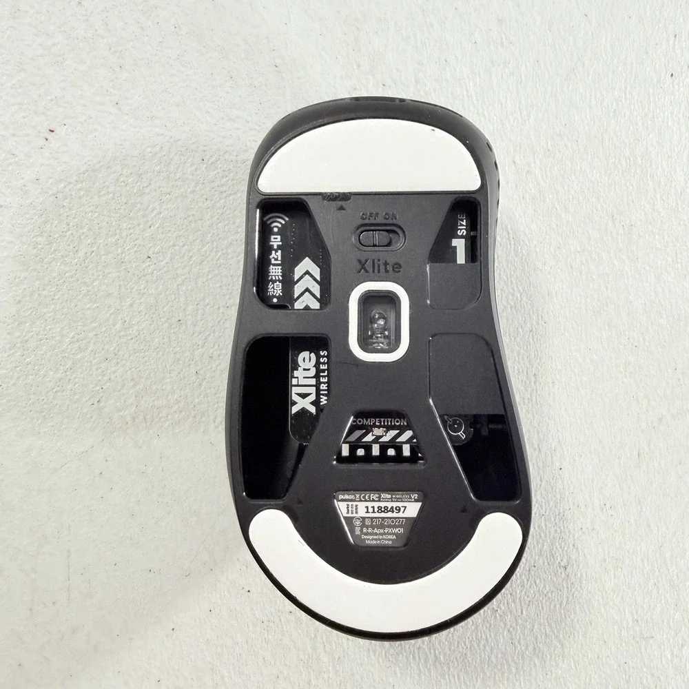 Pulsar Xlite V2 Size 1 Wireless Mouse Black POWERS ON AS IS UNTESTED READ‎